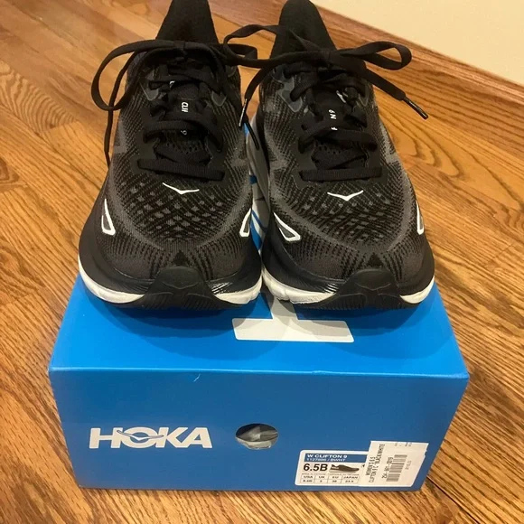 Hoka | Clifton 9 Black and White Running Shoes Size 6.5 - Picture 2 of 11